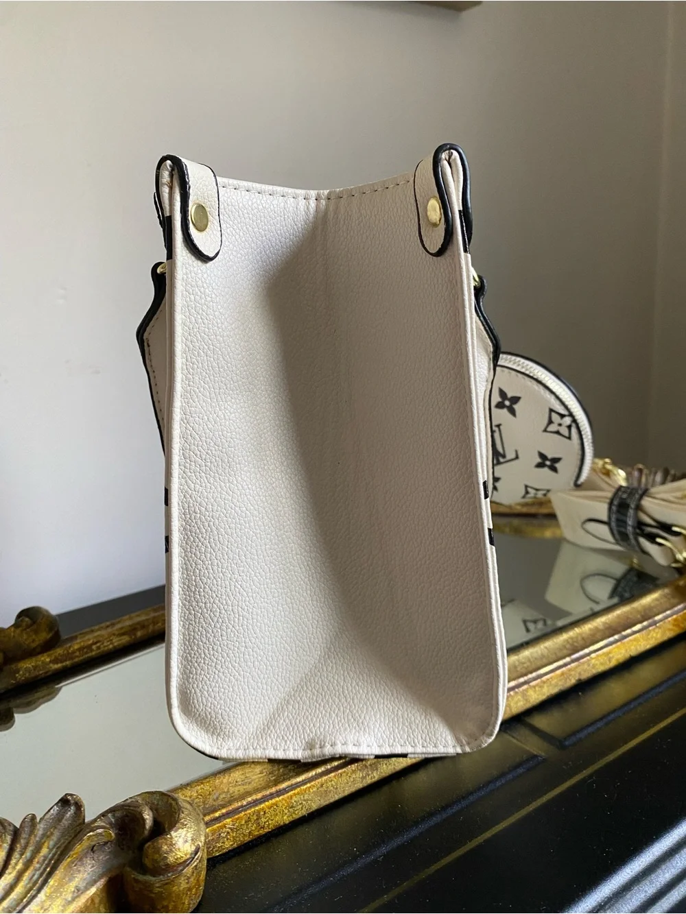 SHOULDER BAG